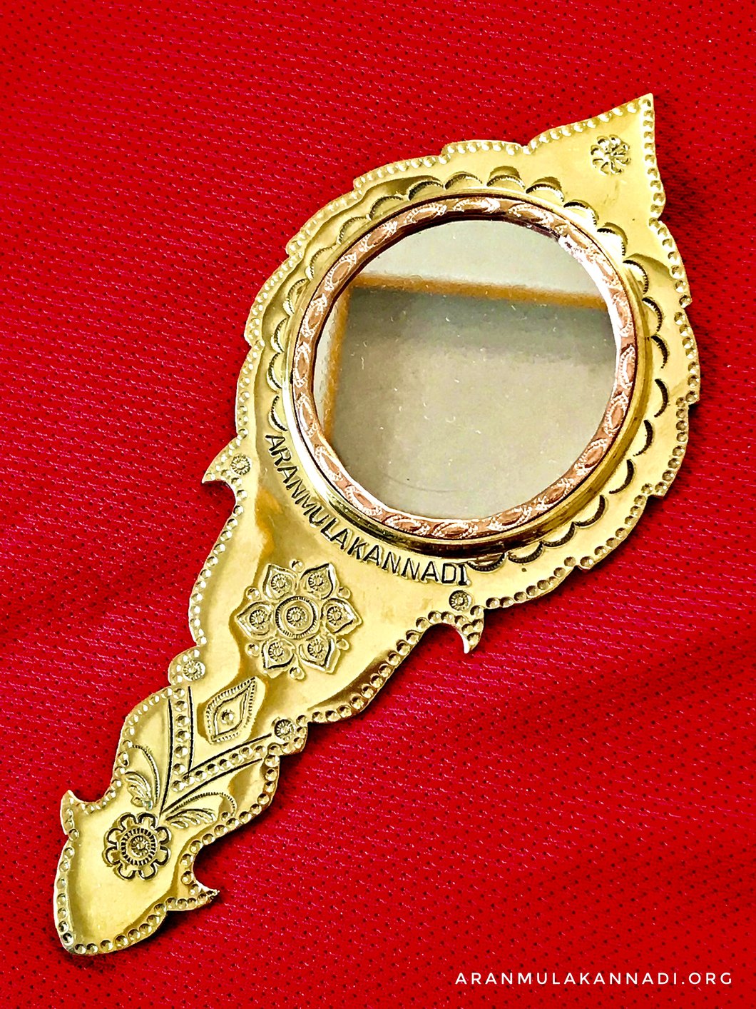 ARANMULA KANNADI – ARANMULA METAL MIRROR FROM KERALA, INDIA