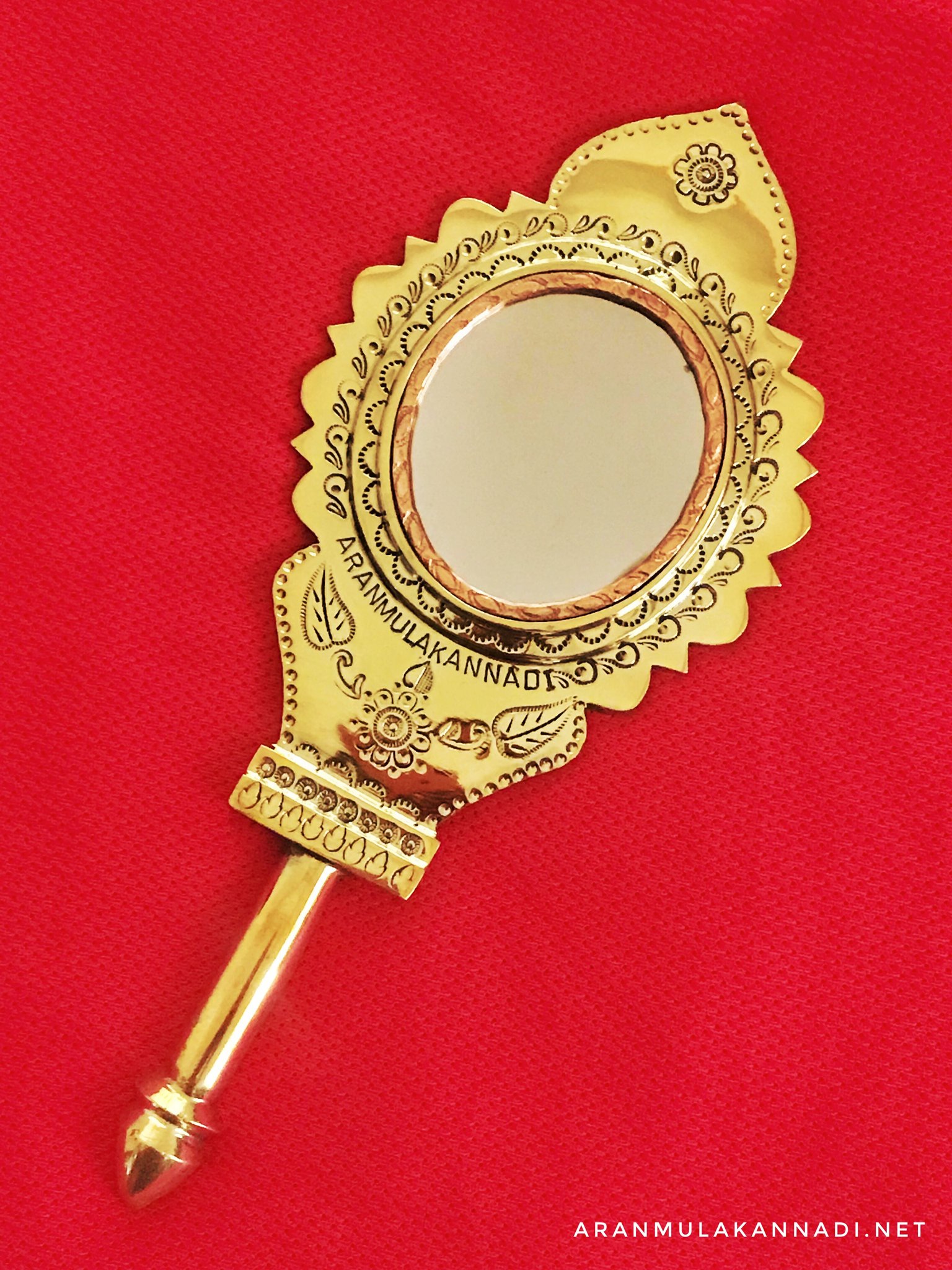 ARANMULA KANNADI – ARANMULA METAL MIRROR FROM KERALA, INDIA